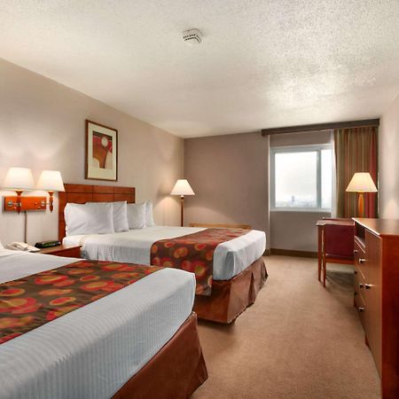 Ramada By Wyndham Bismarck Hotel Eksteriør billede