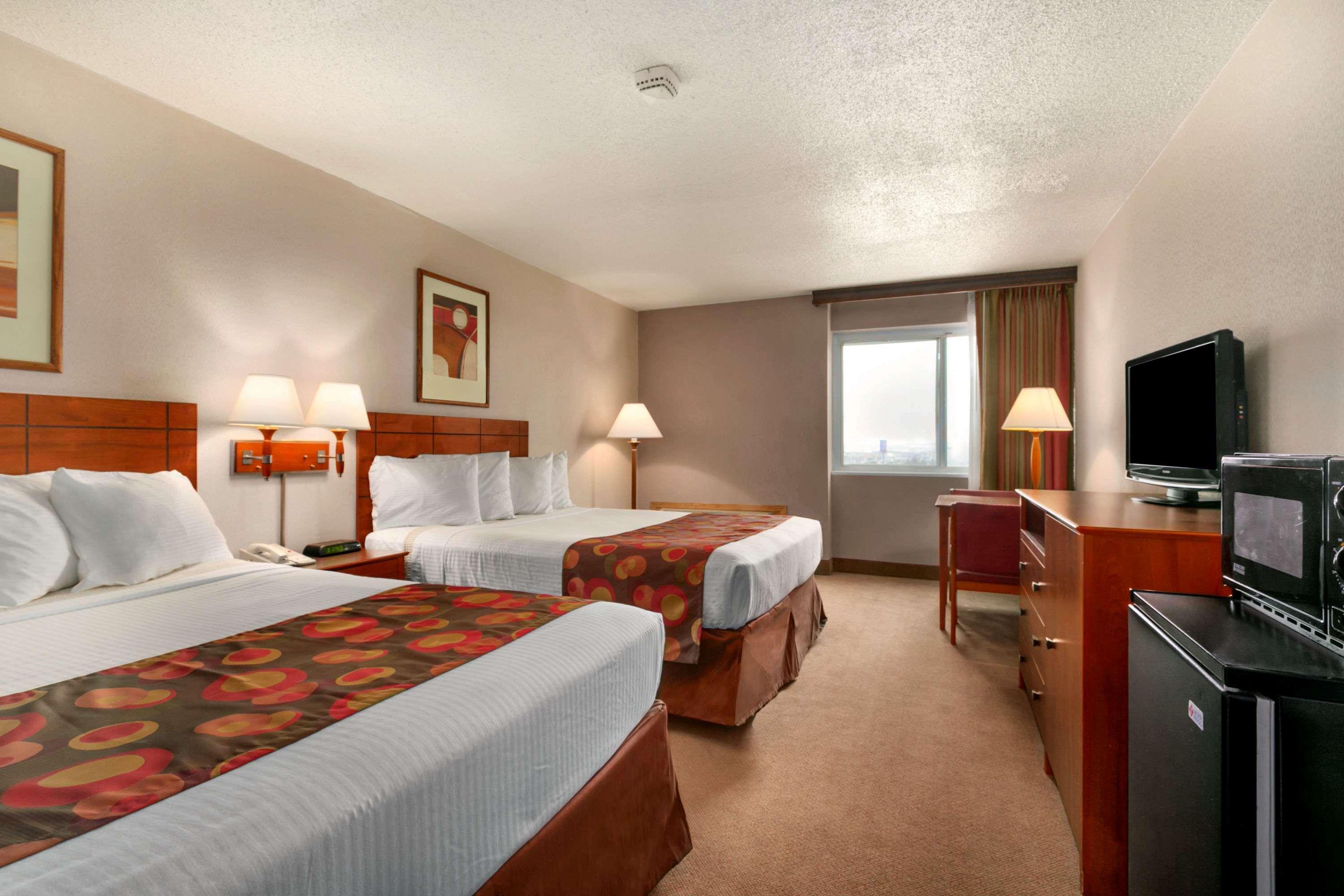 Ramada By Wyndham Bismarck Hotel Eksteriør billede