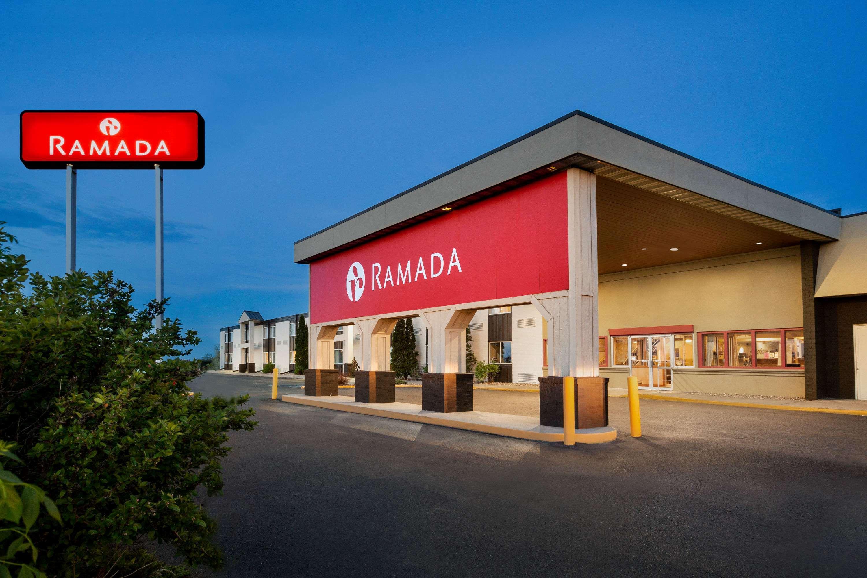 Ramada By Wyndham Bismarck Hotel Eksteriør billede