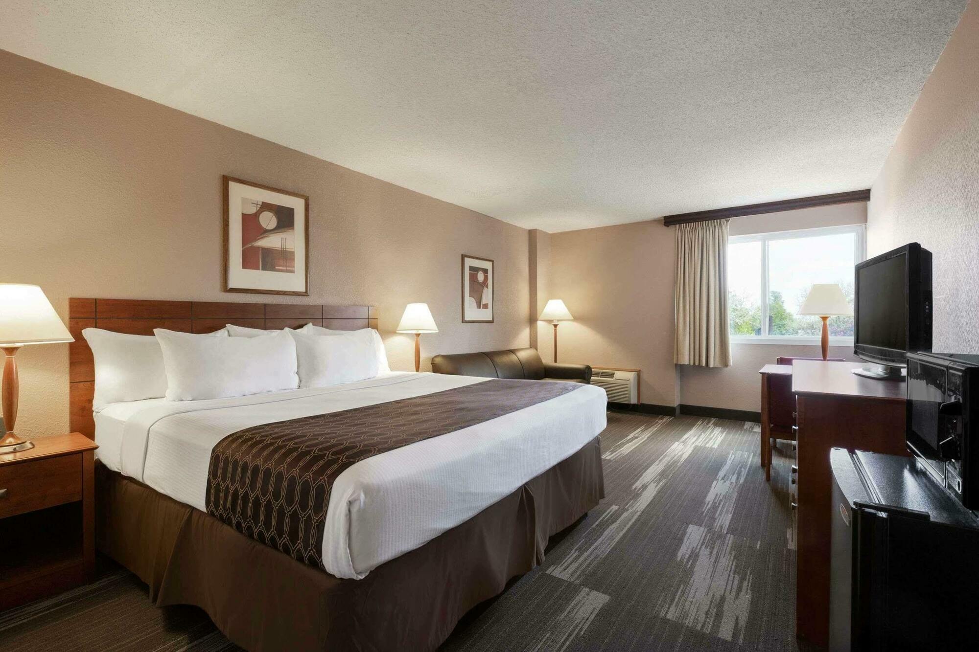Ramada By Wyndham Bismarck Hotel Eksteriør billede